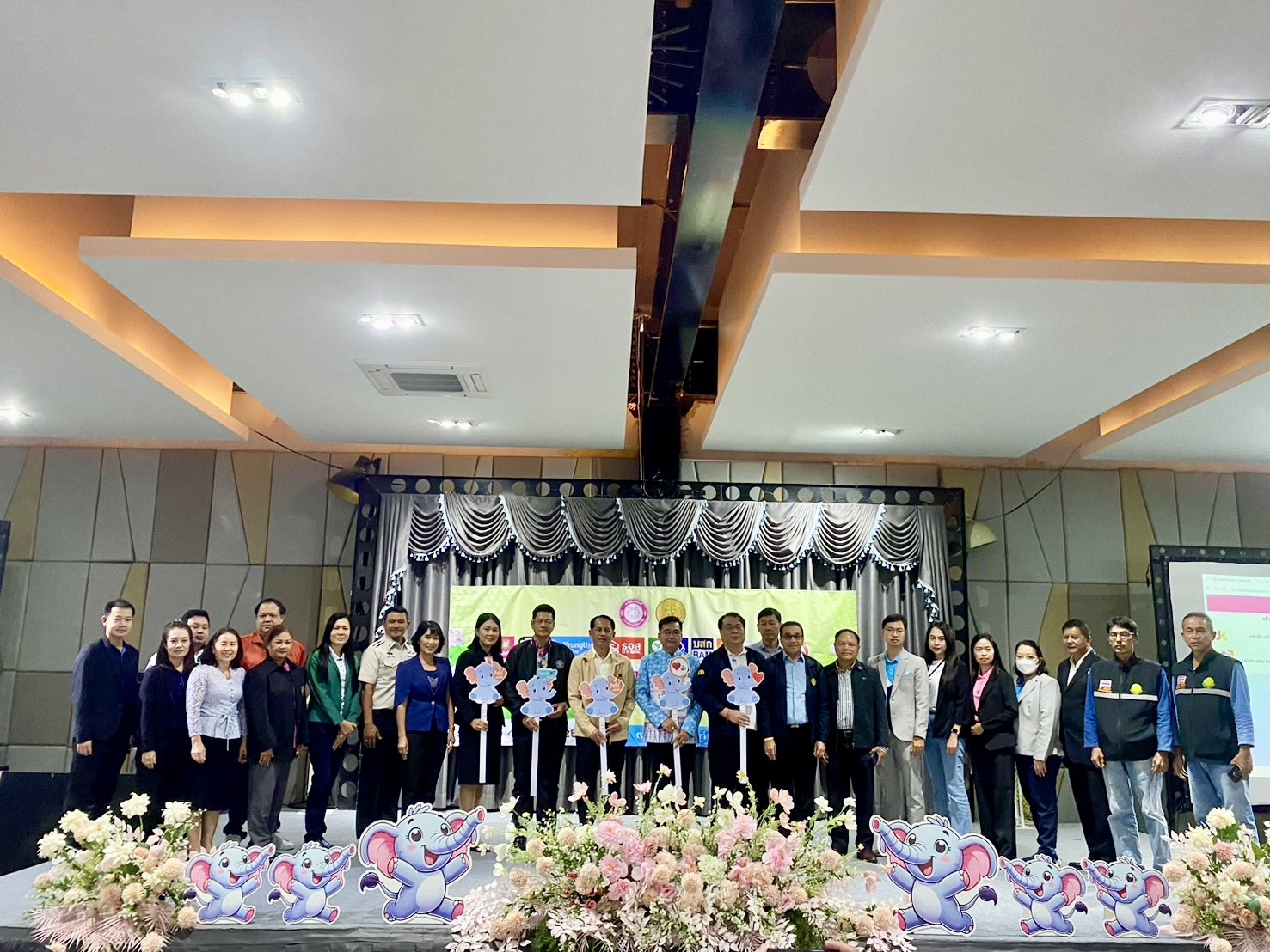 ﻿กรมบังคับคดี จัดงานมหกรรมไกล่เกลี่ยช่วยลูกหนี้ “มีอยู่ มีกิน มีใช้” ในพื้นที่จังหวัดชุมพร สามารถไกล่เกลี่ยได้สำเร็จทุนทรัพย์กว่า 105 ล้านบาท